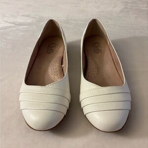 Cliffs by WHITE MOUNTAIN Women's Cream Flats
